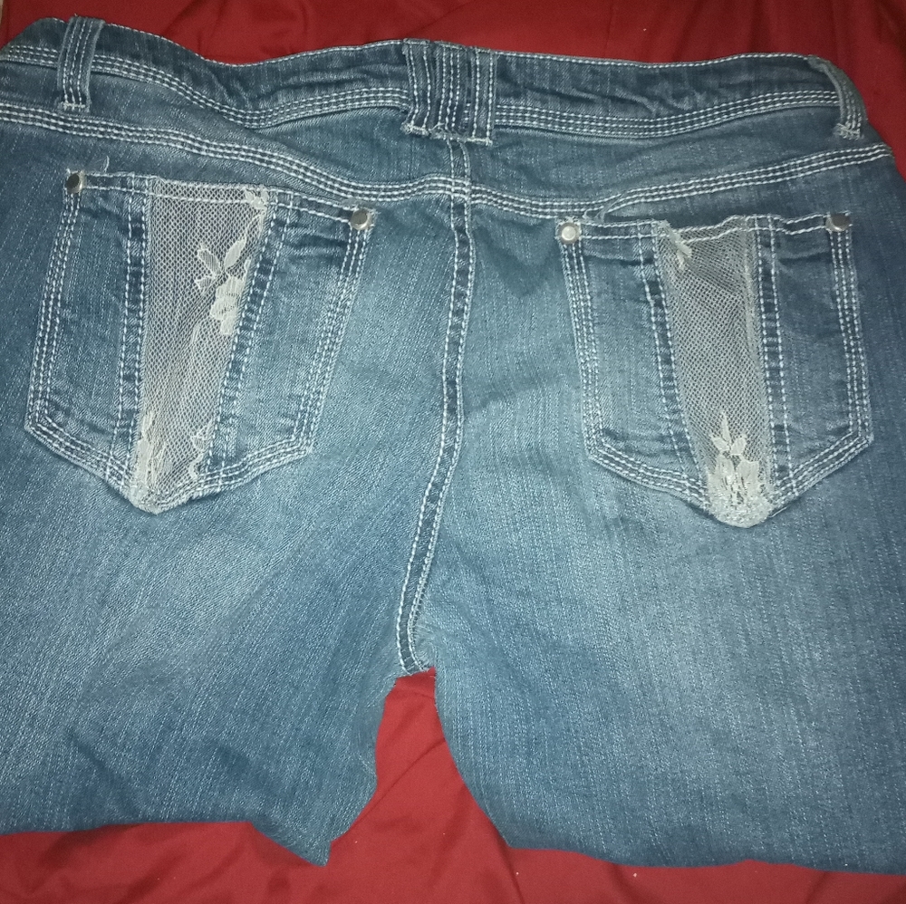Capris - Picture 3 of 4